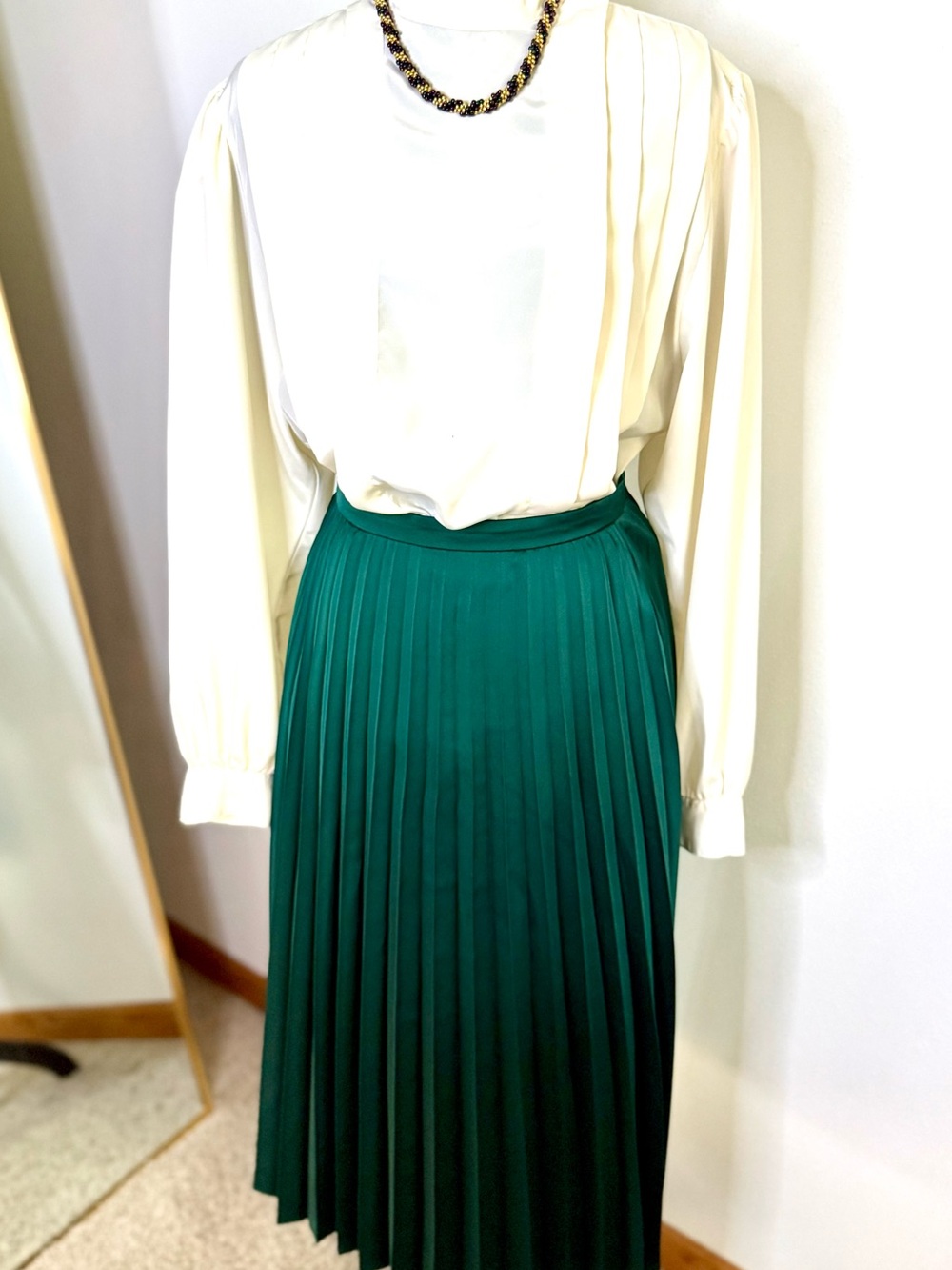 J. Crew Emerald Green Pleated Midi Skirt Satin Flowy Size 00 - Picture 6 of 6